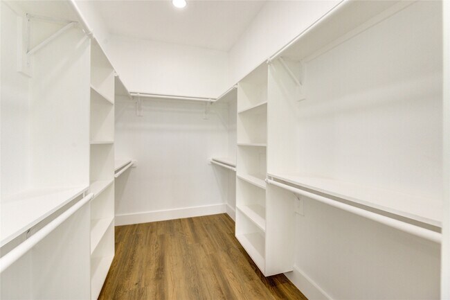 Building Photo - 4554 Newberry St