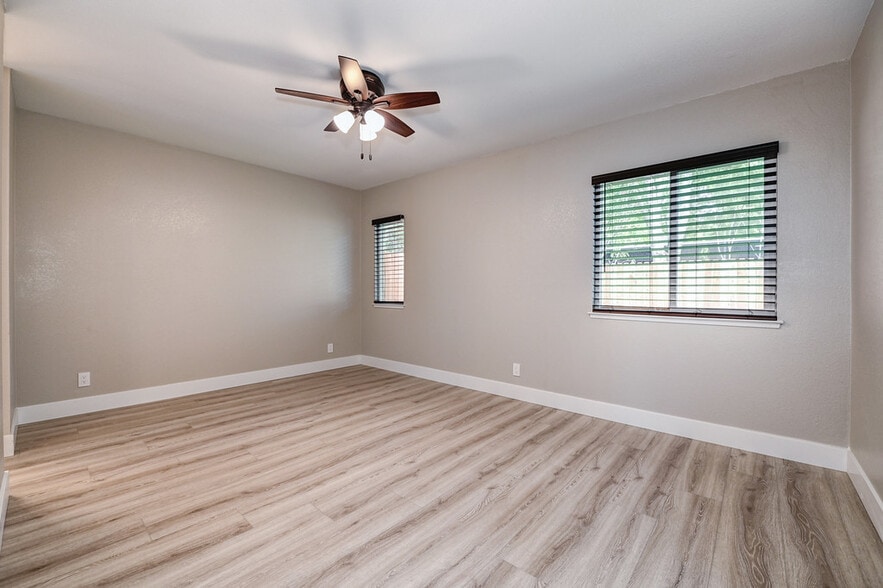 Building Photo - 2432 Camino Garden Way