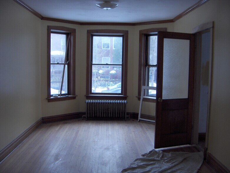 Building Photo - 5226 W Hutchinson St