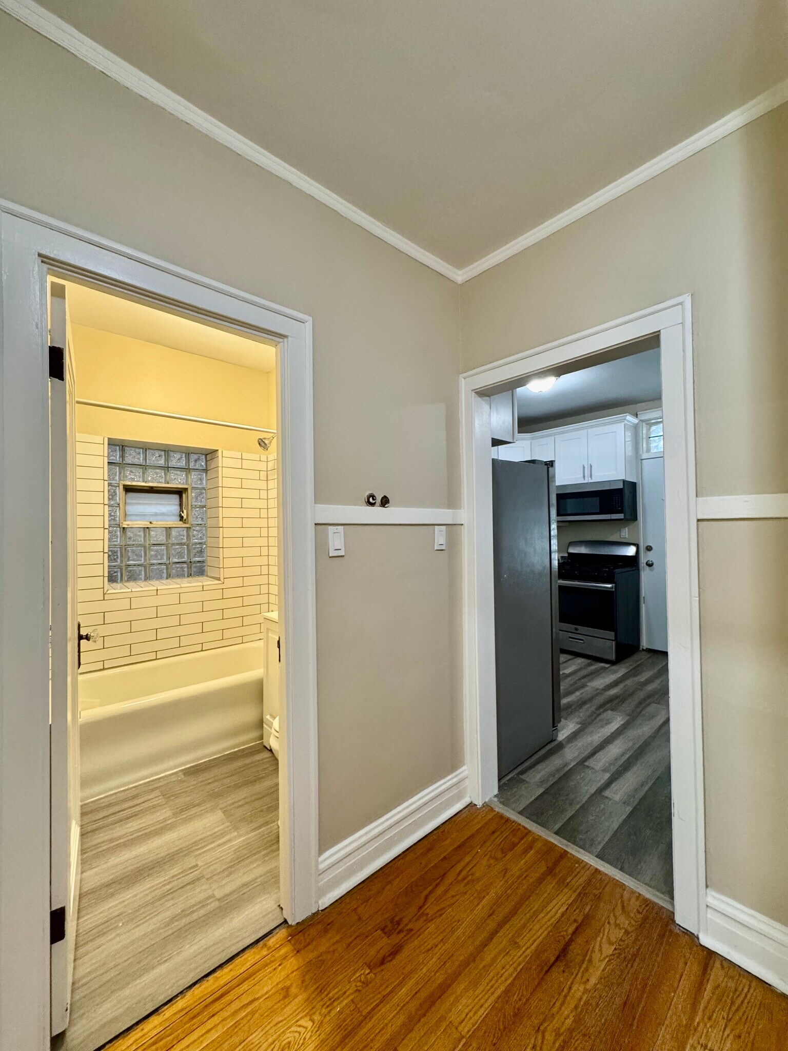 Bathroom / Kitchen - 4831 W Roscoe St