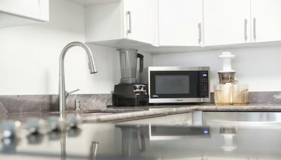 Grnite Counter Tops - 2575 Kuhio Ave