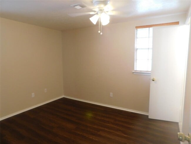 Building Photo - 508 Mimosa Rd