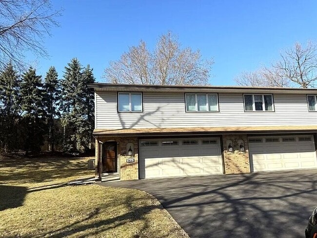 Building Photo - 7431 Rosewood Ln N