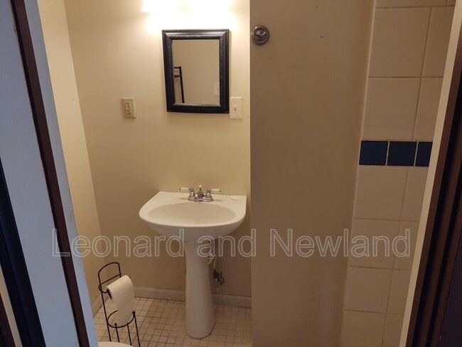 Building Photo - 218 High Ave