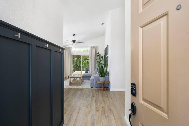 Building Photo - 46253 Mesa Verde Trail