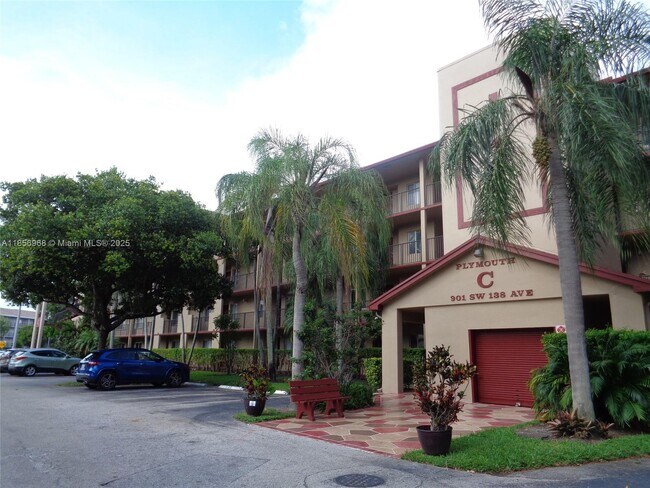 Building Photo - 901 SW 138th Ave
