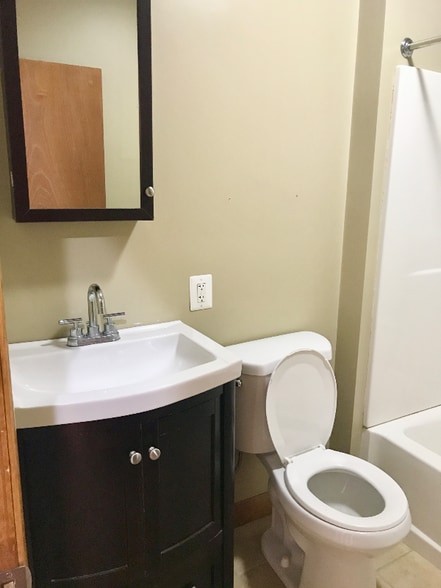 Building Photo - 22-24 Lawrence St