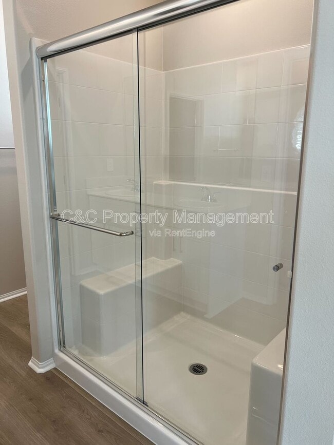 Building Photo - 2084 Mandarin Ln