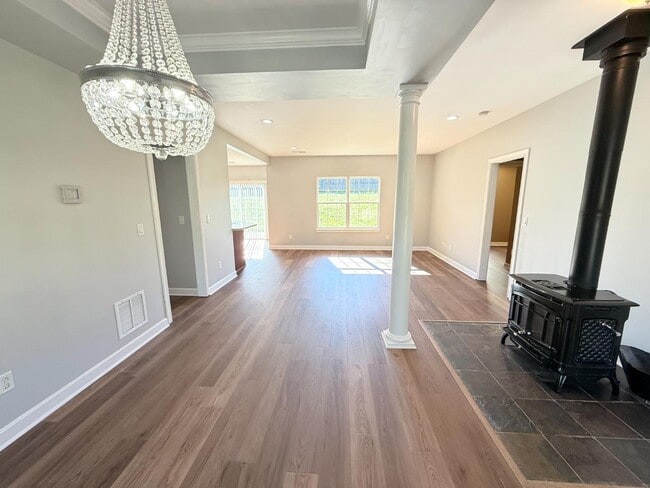 Building Photo - 6313 Sky Crest Ct