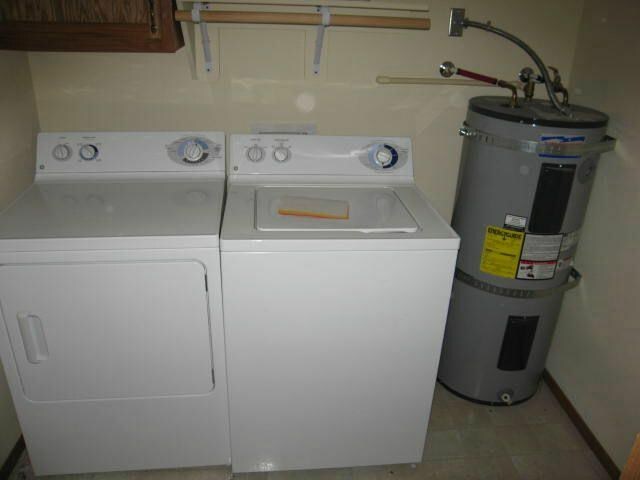 Building Photo - 6405 Chapel Hill Blvd