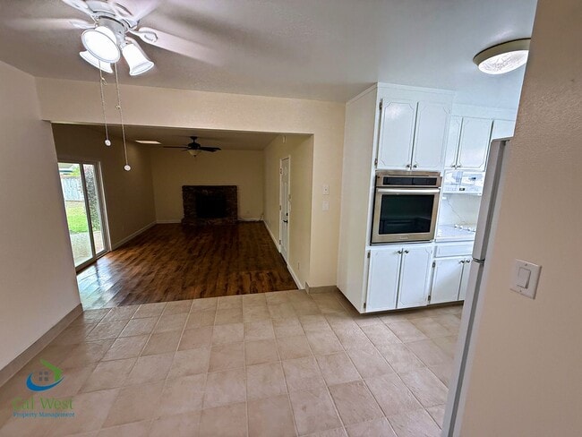 Building Photo - 1370 Fernwood Ln