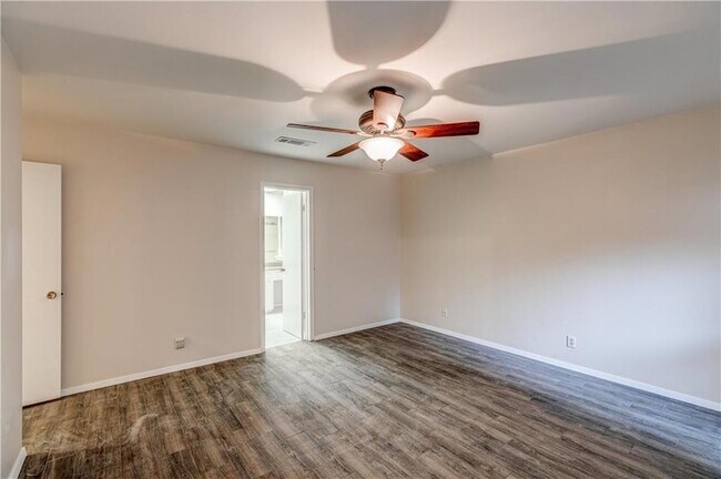 Building Photo - 12118 Black Angus Dr