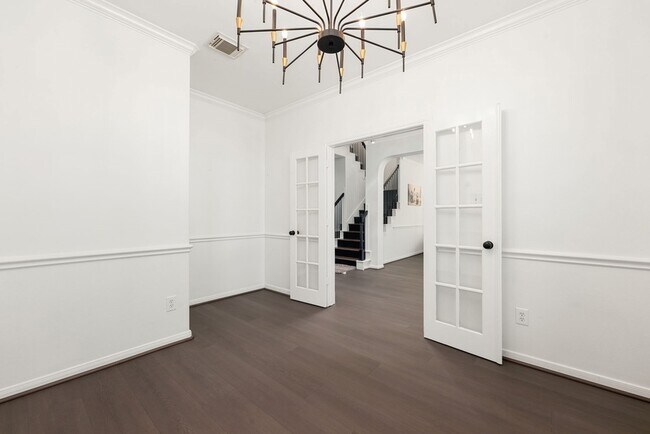 Building Photo - 14910 Lake Woodbridge Ct