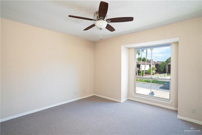 Building Photo - 4601 Carmen Ave