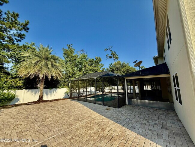 Building Photo - 488 Pine Eagle Dr