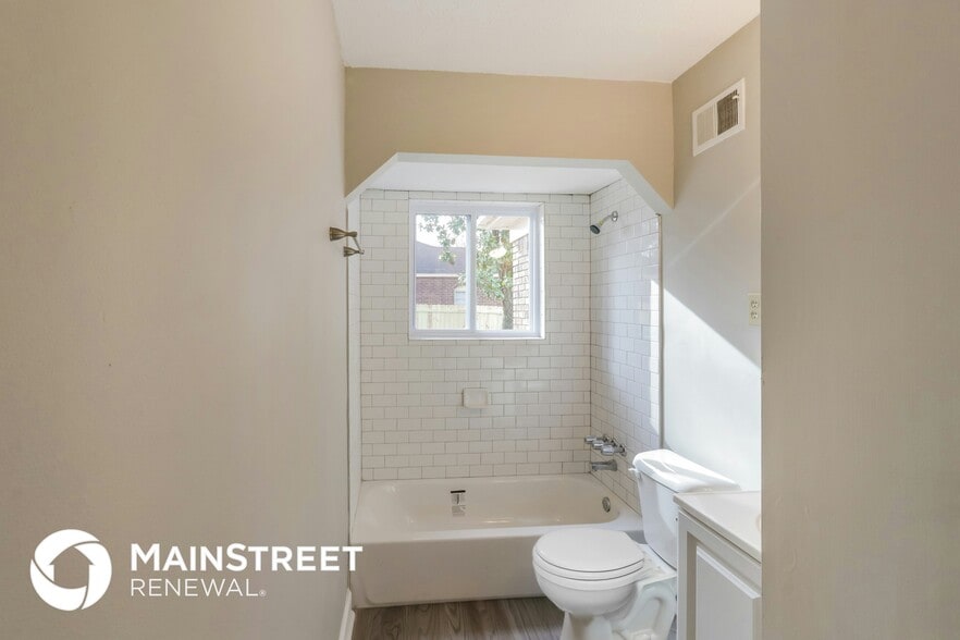 Building Photo - 4931 Darlington Dr