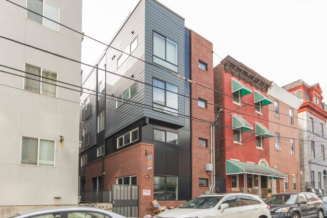 Building Photo - 1330 N 15th St