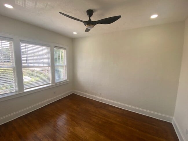 Building Photo - 2738 Riverside Ave