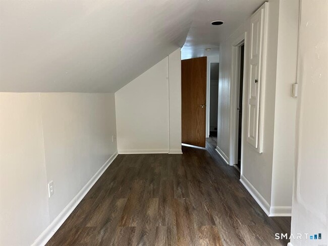 Building Photo - 158 Beechwood Ave