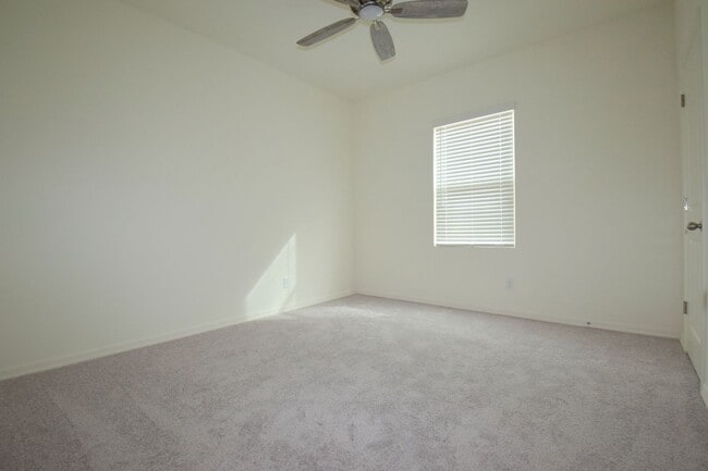 Building Photo - Practically new 4 bed 3 bath home in Mission Royale!