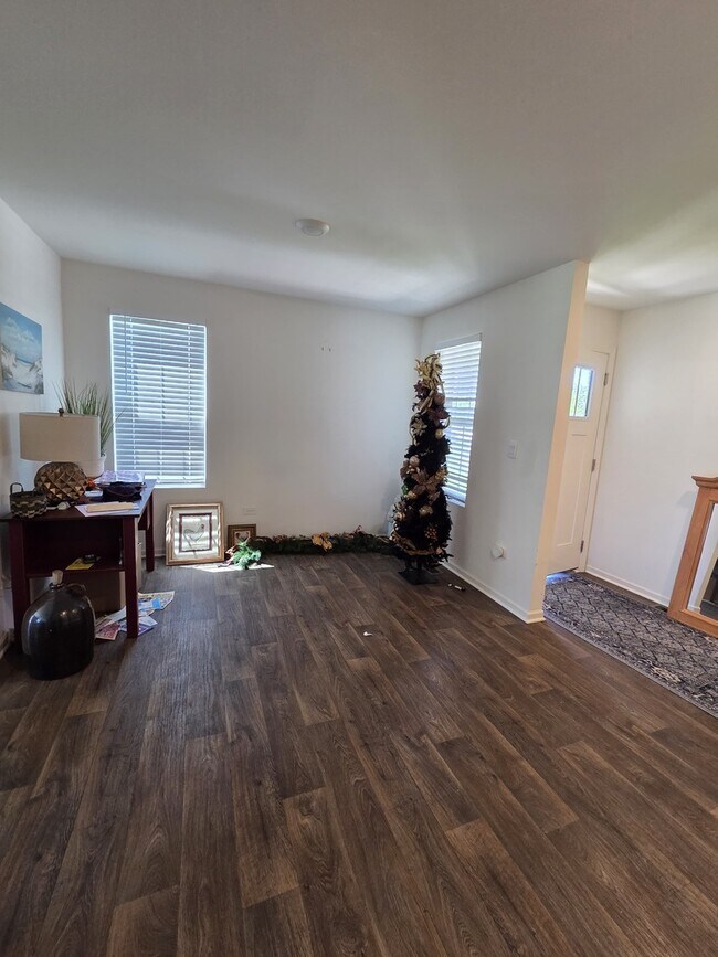 Building Photo - 1801 Turtle Creek Dr
