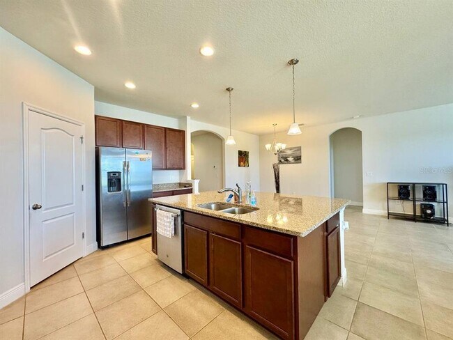 Building Photo - 18625 Hunters Meadow Walk