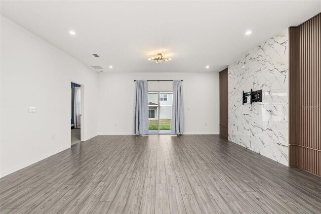 Building Photo - 1267 Normandy Dr