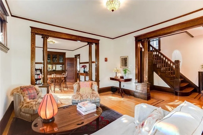 Building Photo - 980 6th St E