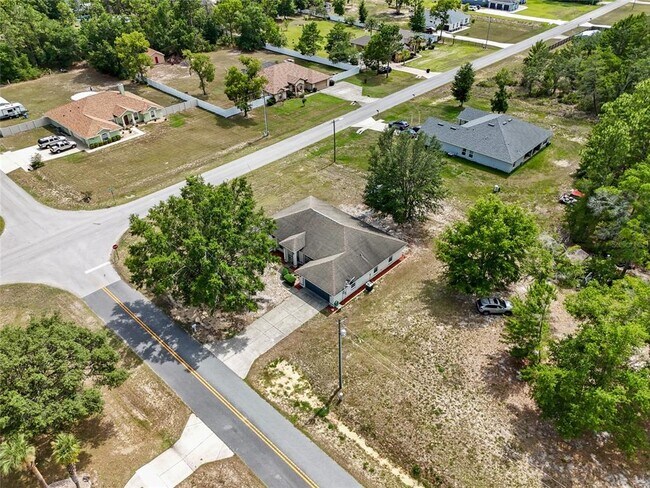 Building Photo - 11490 SW 46th Ave