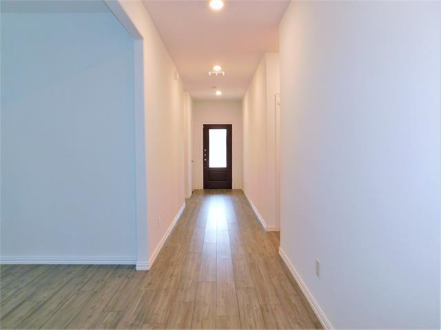 Building Photo - 1720 Da Vinci Dr