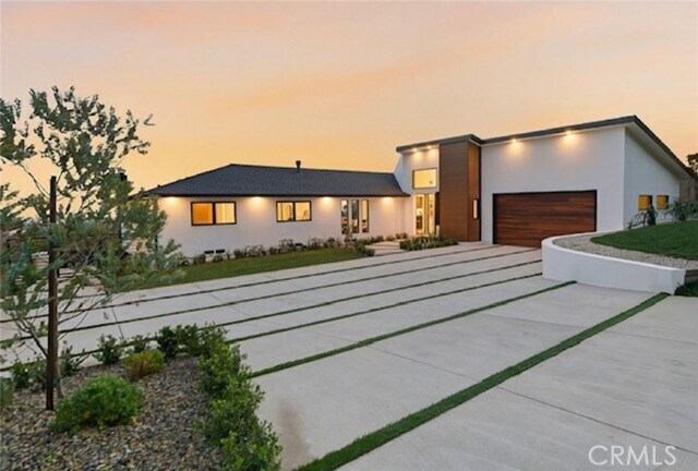 Building Photo - 1764 E Loma Alta Dr