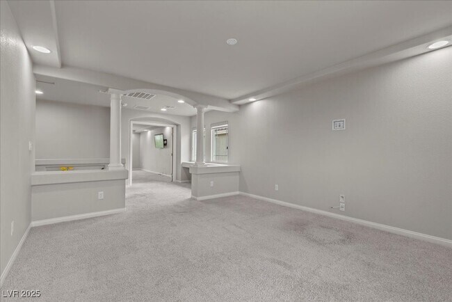 Building Photo - 716 Eros Ct
