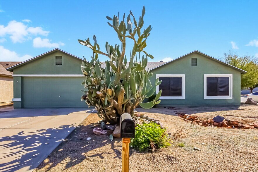 Primary Photo - 4537 N 87th Ave
