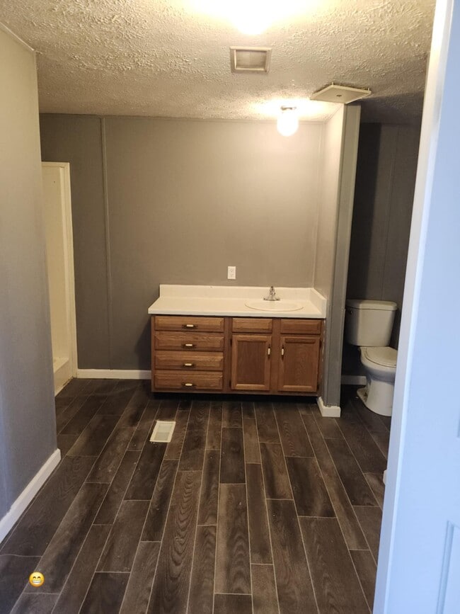 Building Photo - 150 Chips Ct