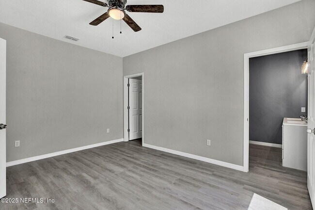 Building Photo - 6703 Bakersfield Dr
