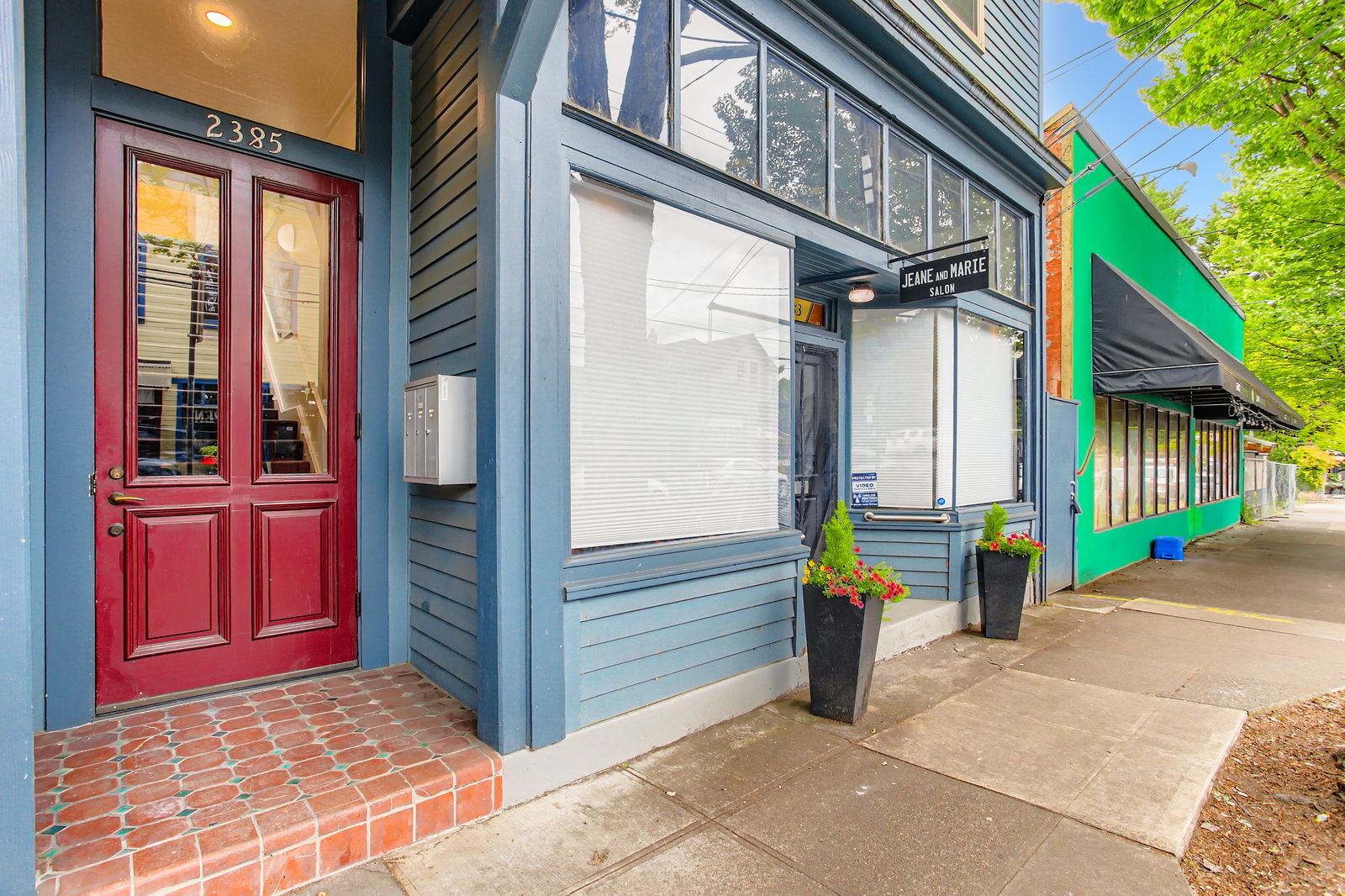 Building Photo - 2387 NW Thurman St