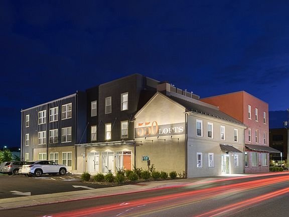 Building Photo - 550 New Holland Ave