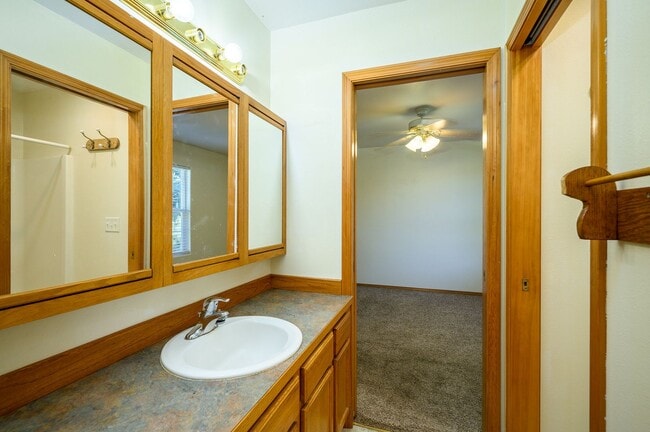 Building Photo - EDD1411