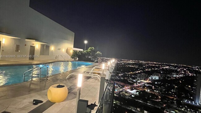 Building Photo - 501 NE 31st St