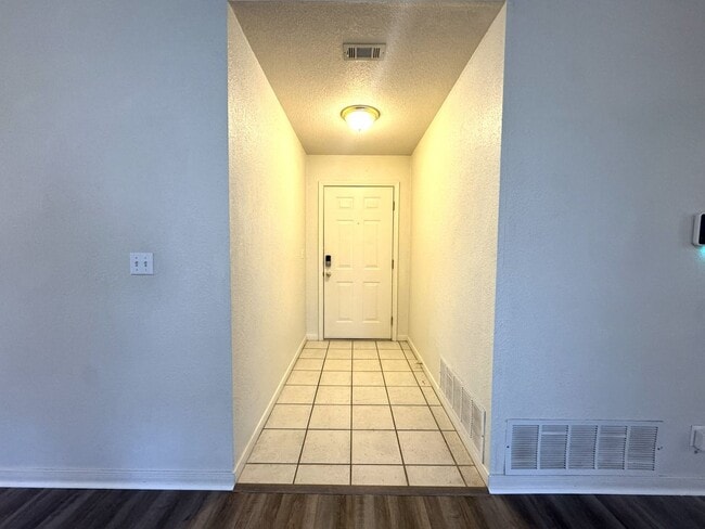 Building Photo - 305 Grizzly Trail