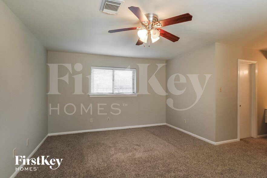 Building Photo - 3811 Fernglade Dr