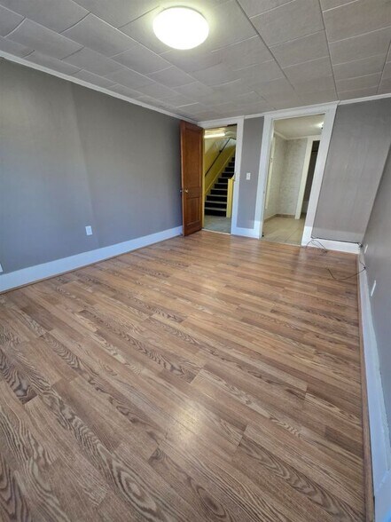 Building Photo - 98 Main, Unit #1