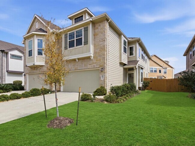 Building Photo - 28043 Rocky Heights Dr