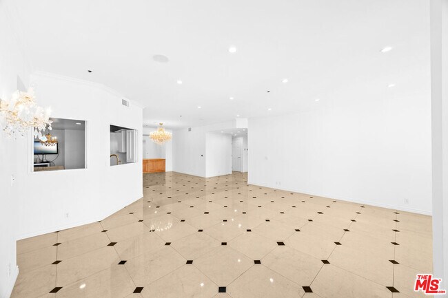Building Photo - 10724 Wilshire Blvd