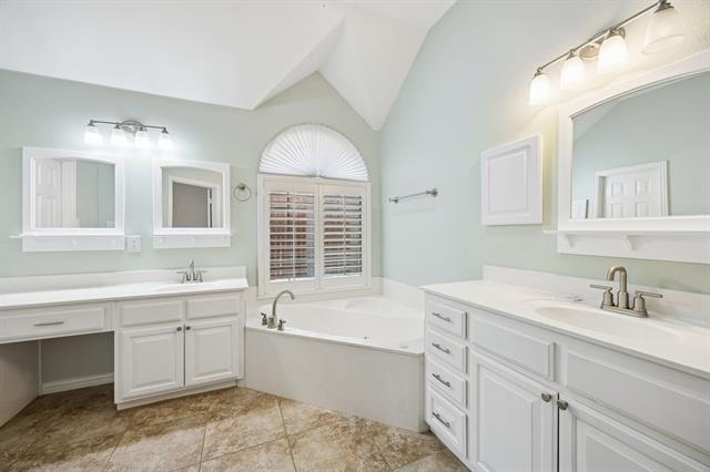 Building Photo - 930 Crestmoor Dr