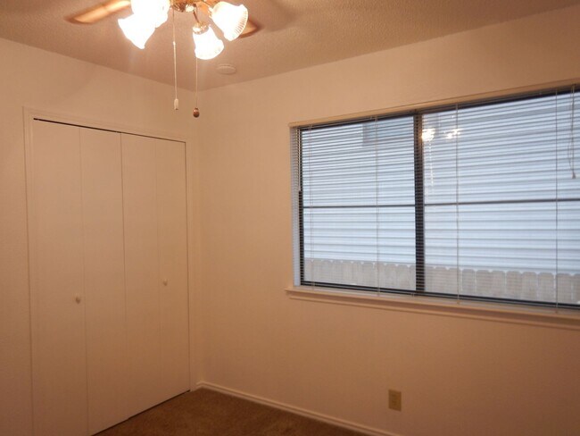 Building Photo - 5906 Spring Crossing