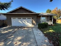 Building Photo - 3-bedroom, 2-bathroom home located in the ...