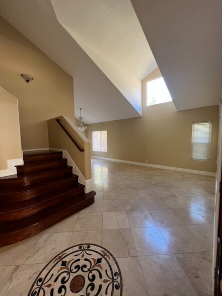 Building Photo - 3399 Northwood Dr