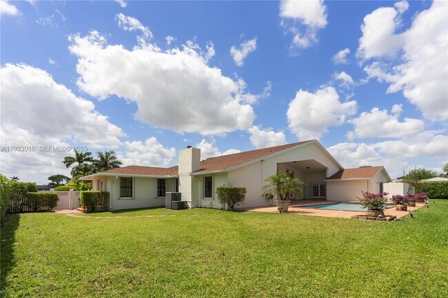 Building Photo - 13945 SW 107th Ct