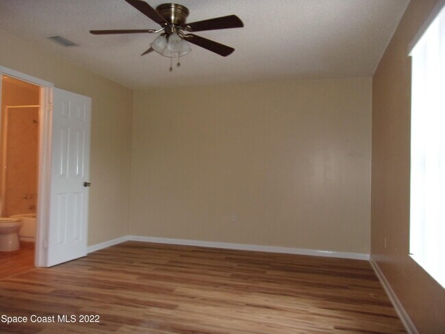 Building Photo - 3069 Sea Gate Cir